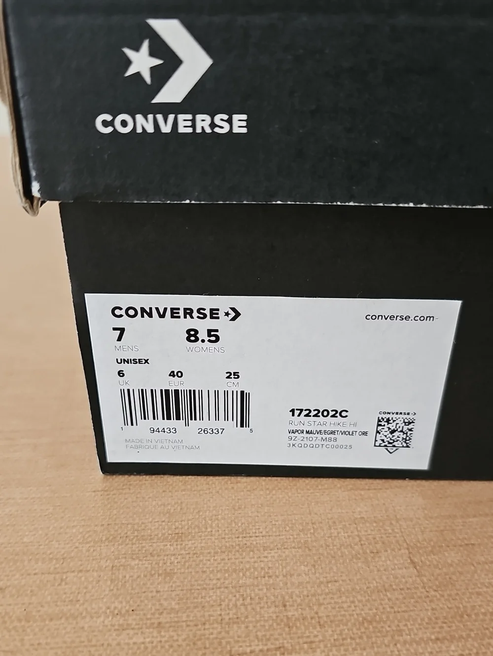 Converse | Run Star Hike Sherpa Sneakers | 7 Men 8.5 Women Grey 40 EUR